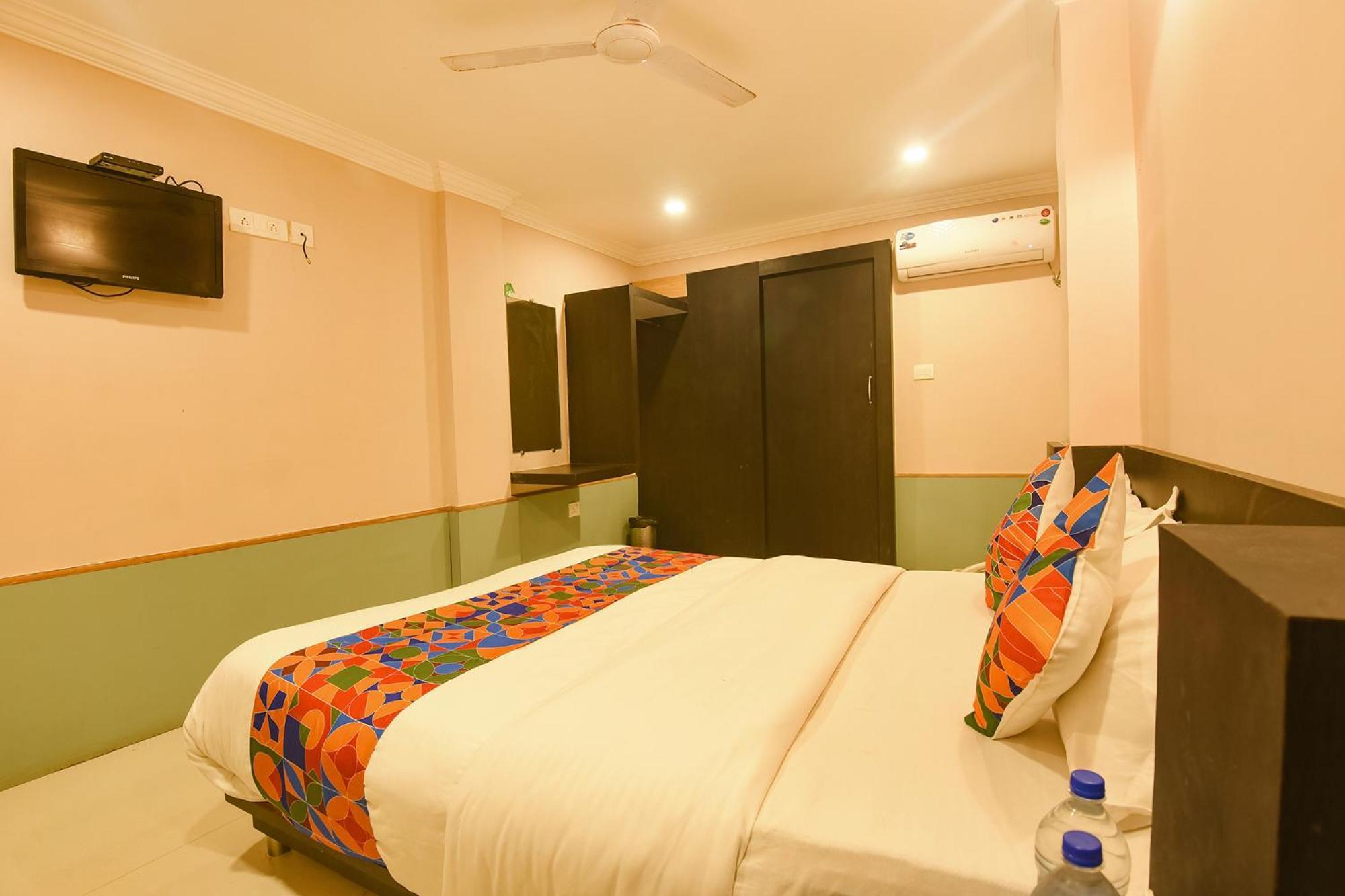 Fabexpress Raj Imperial By Rivasa Hotel Calangute Exterior photo