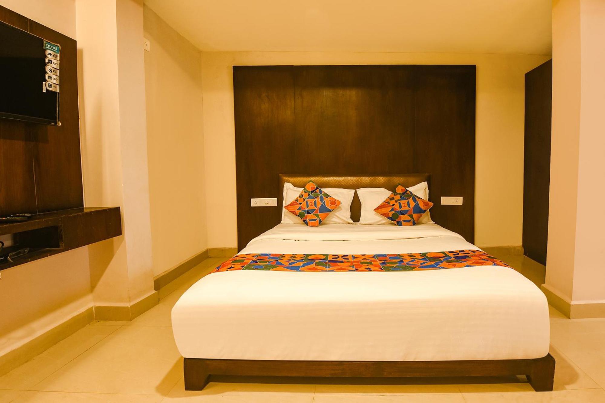 Fabexpress Raj Imperial By Rivasa Hotel Calangute Exterior photo