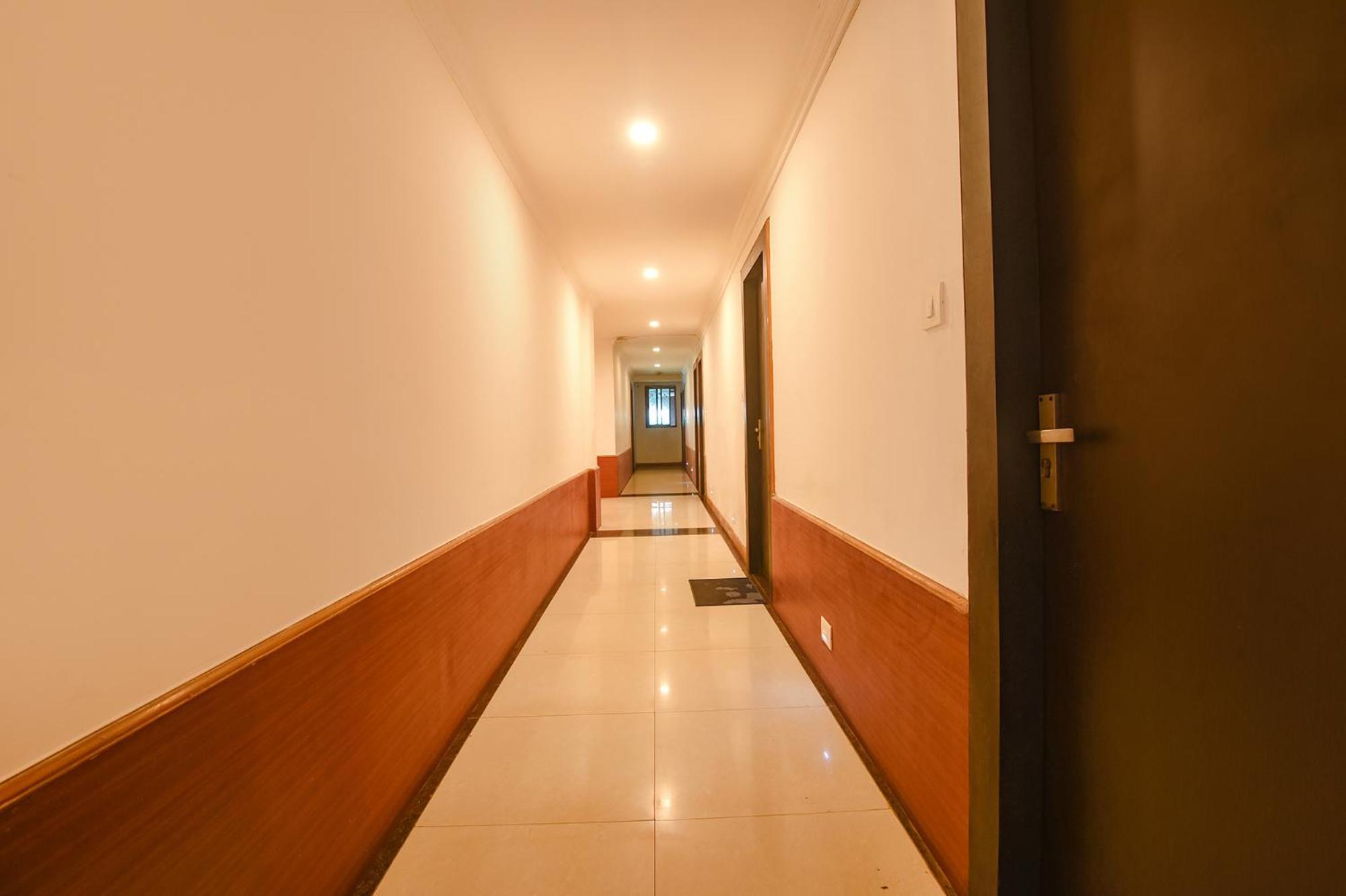 Fabexpress Raj Imperial By Rivasa Hotel Calangute Exterior photo