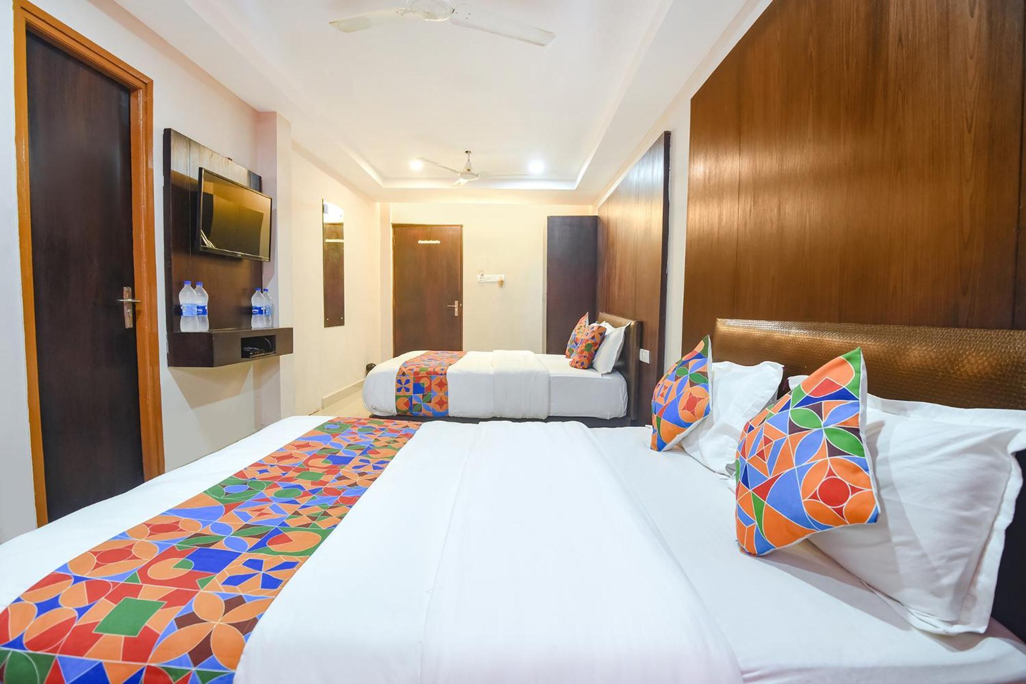 Fabexpress Raj Imperial By Rivasa Hotel Calangute Exterior photo